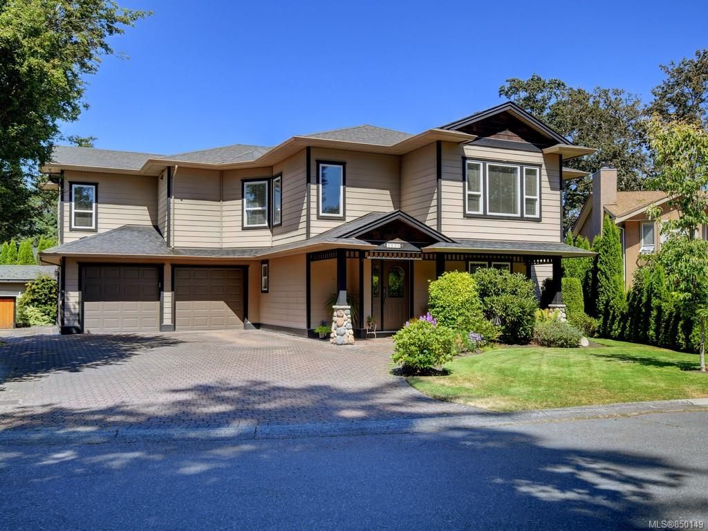New property listed in SW Strawberry Vale, Saanich West